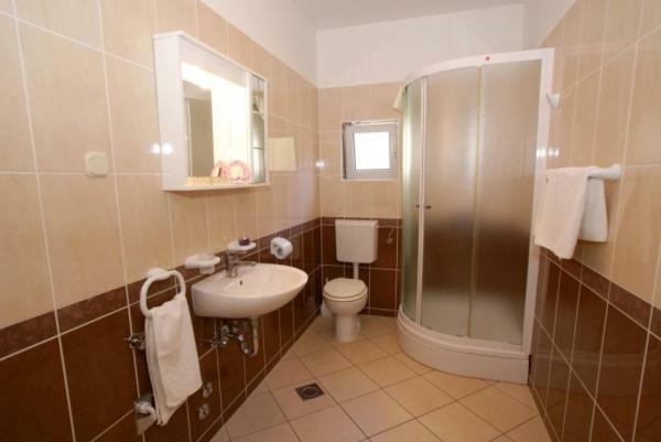 Obala Apartment & Studios Malinska Esterno foto