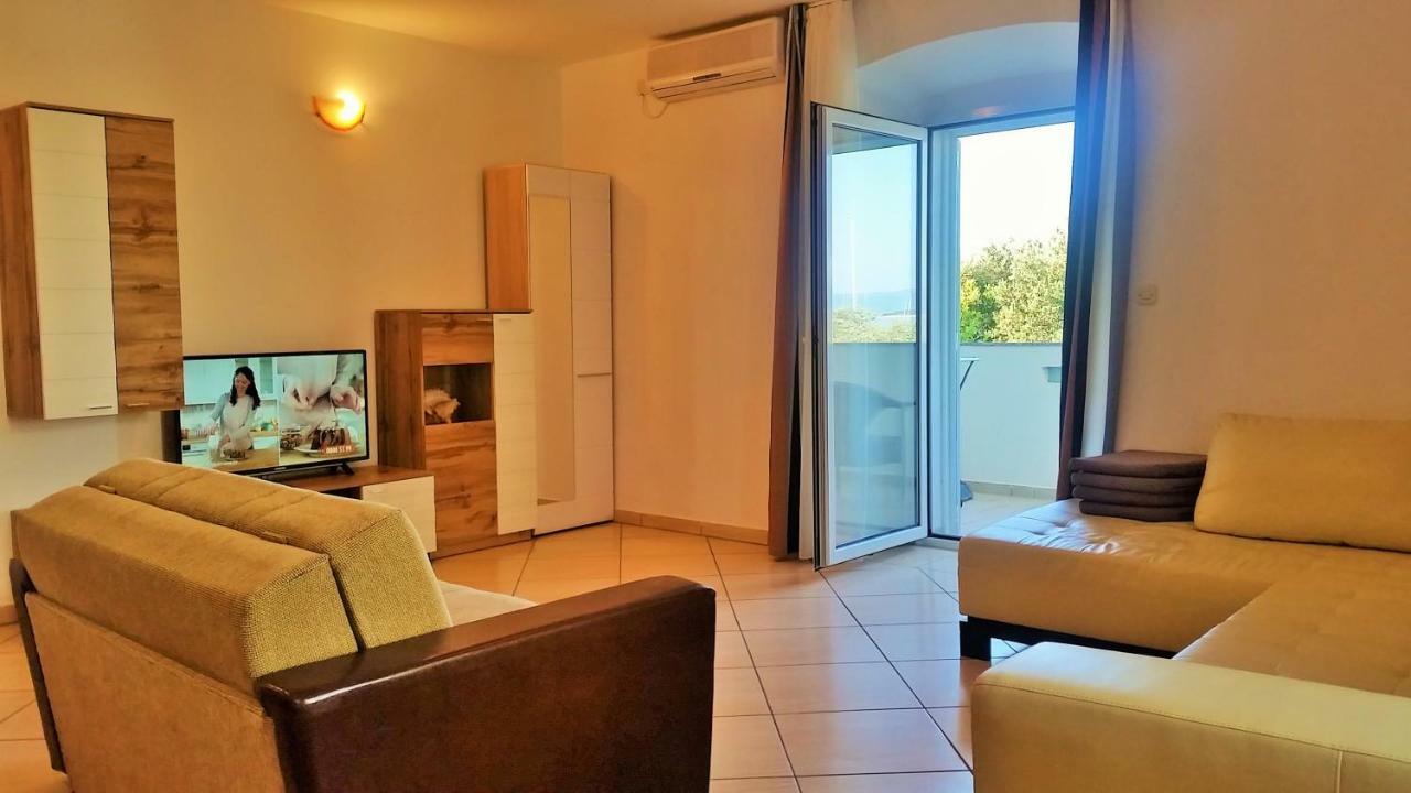 Obala Apartment & Studios Malinska Esterno foto