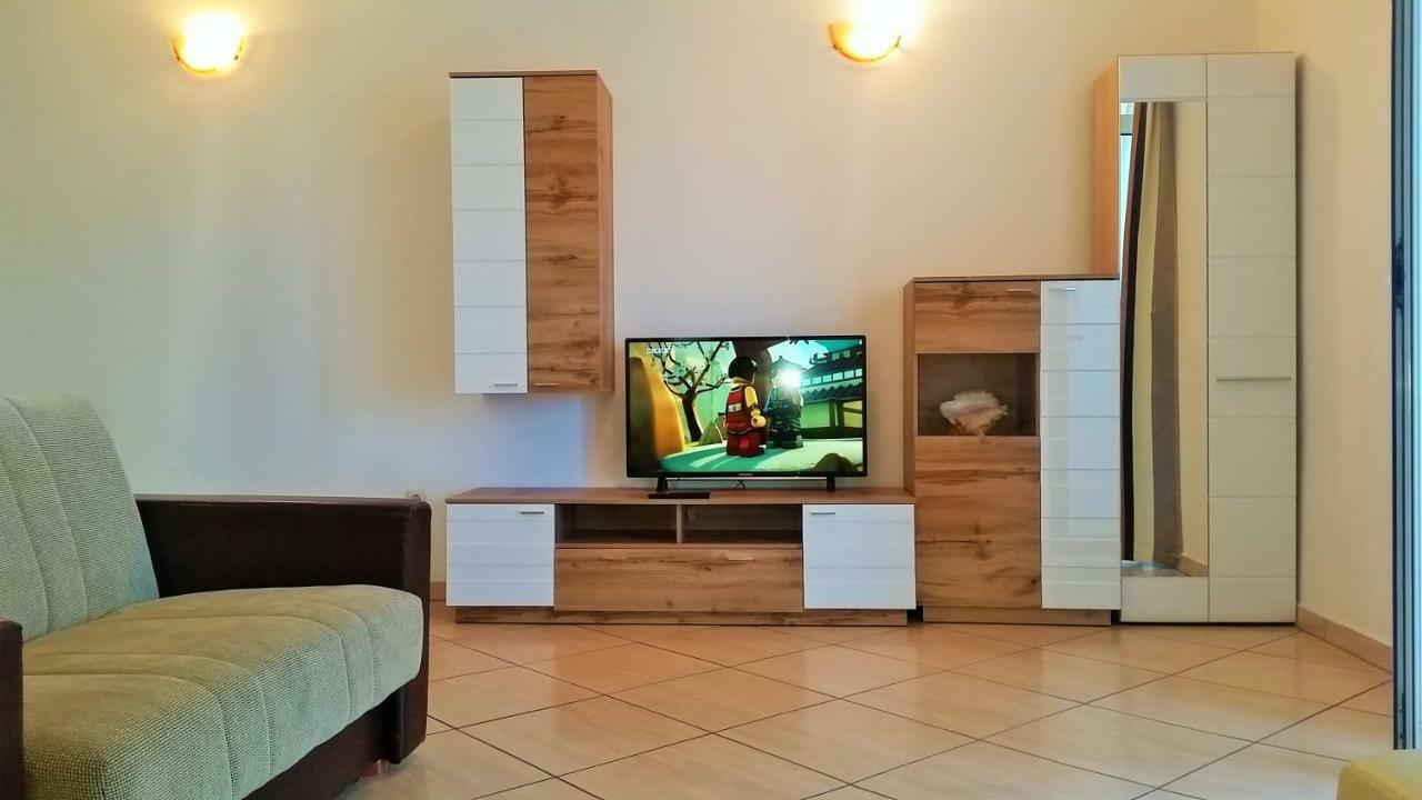 Obala Apartment & Studios Malinska Esterno foto
